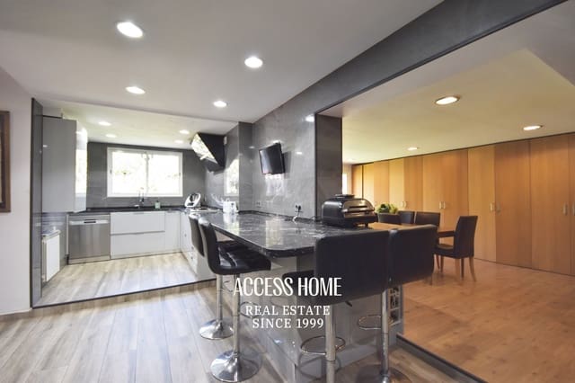 11 bedroom Villa for sale in Alella with pool garage - € 1,600,000 (Ref: 9378188)