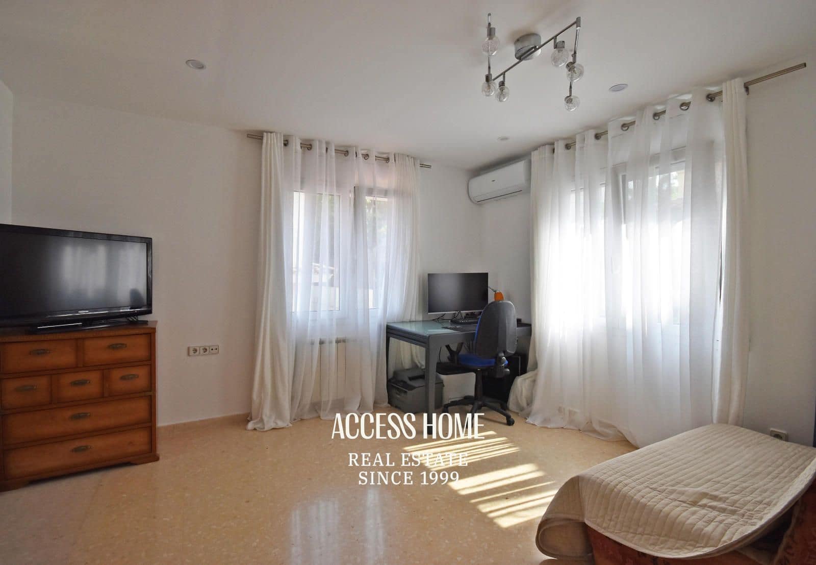 5 sypialnia Willa na sprzedaż w Alella z basenem garażem - 1 200 000 € (Ref: 9379998)