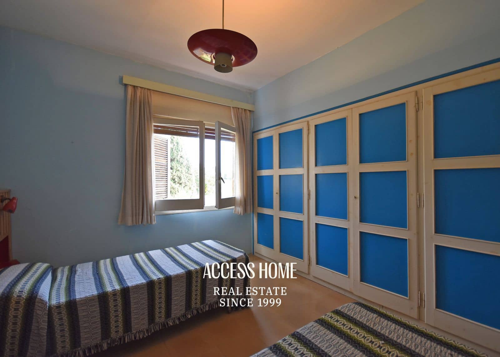 4 bedroom Villa for sale in Premia de Dalt with pool garage - € 930,000 (Ref: 9399876)