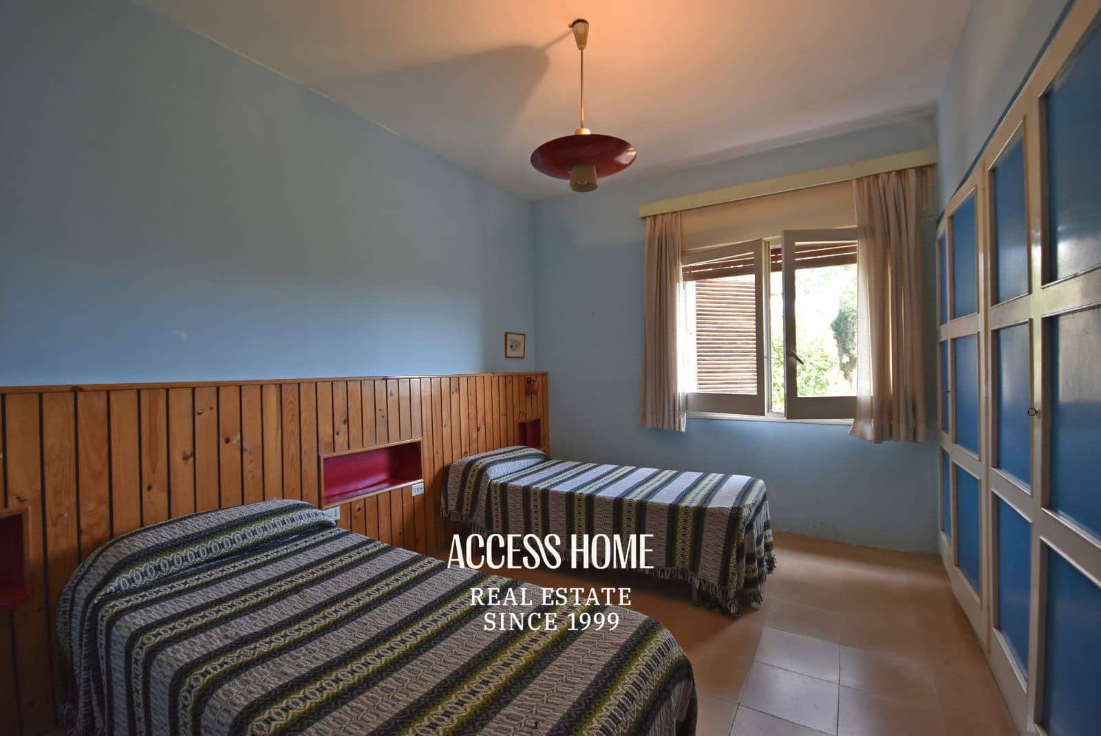 4 bedroom Villa for sale in Premia de Dalt with pool garage - € 930,000 (Ref: 9399876)