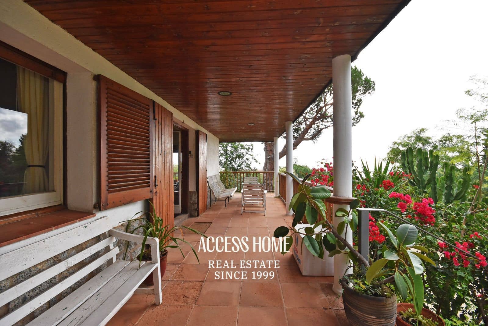 4 bedroom Villa for sale in Premia de Dalt with pool garage - € 930,000 (Ref: 9399876)