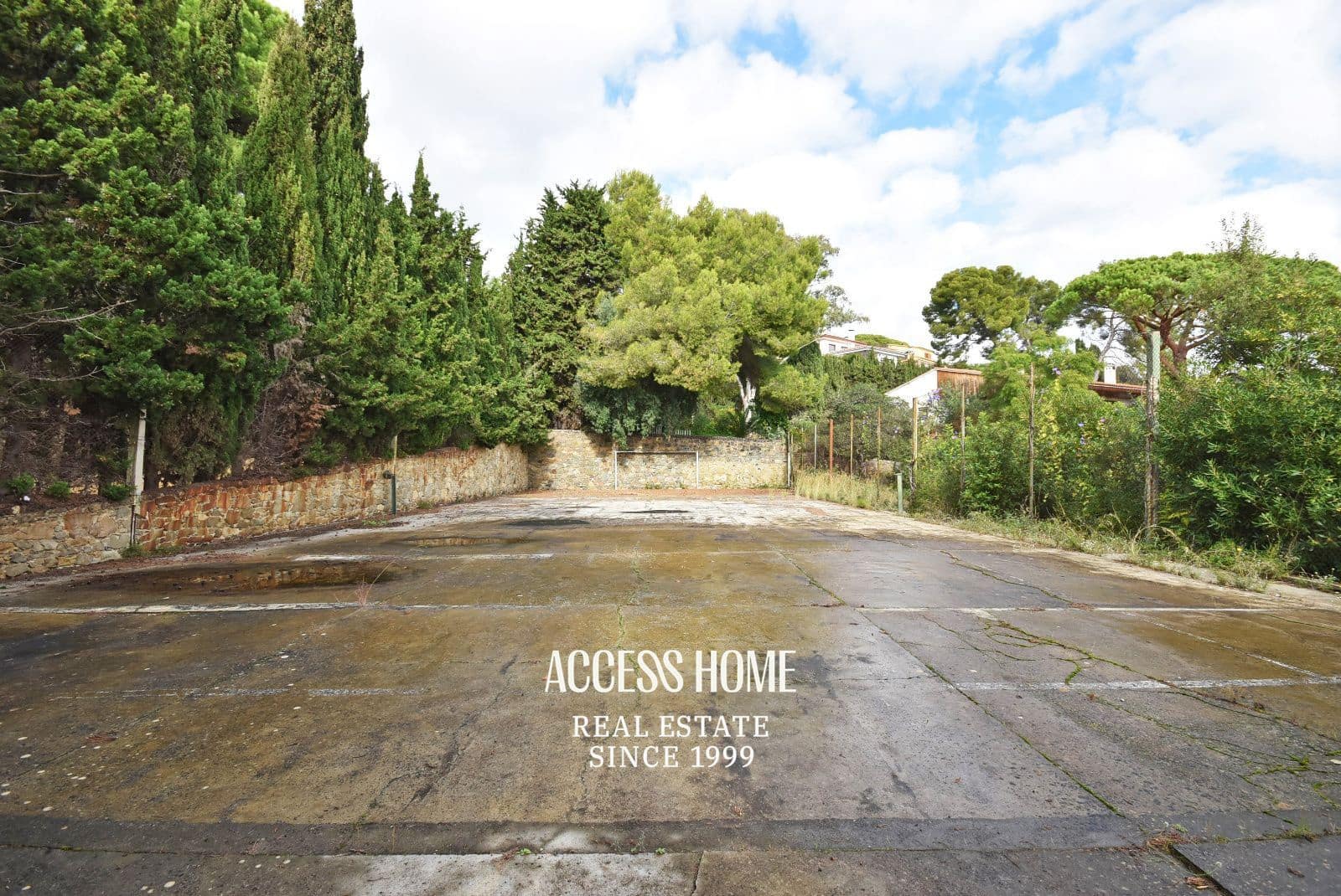 4 bedroom Villa for sale in Premia de Dalt with pool garage - € 930,000 (Ref: 9399876)