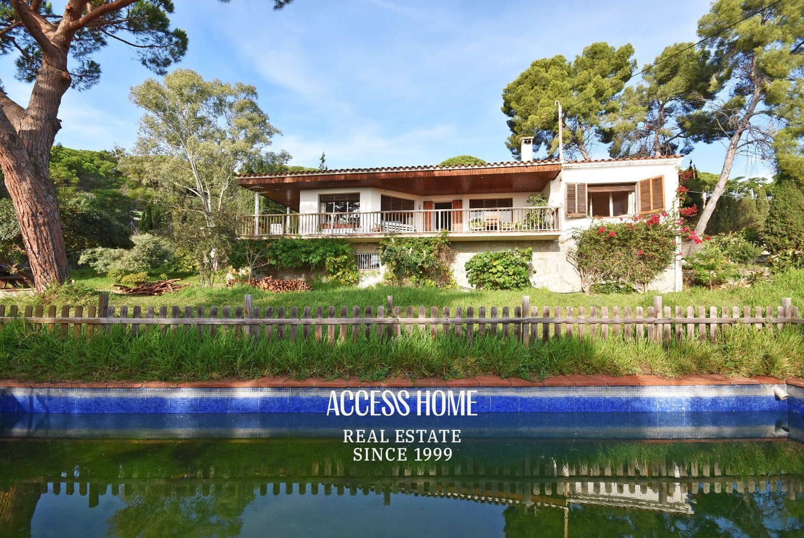 4 bedroom Villa for sale in Premia de Dalt with pool garage - € 930,000 (Ref: 9399876)