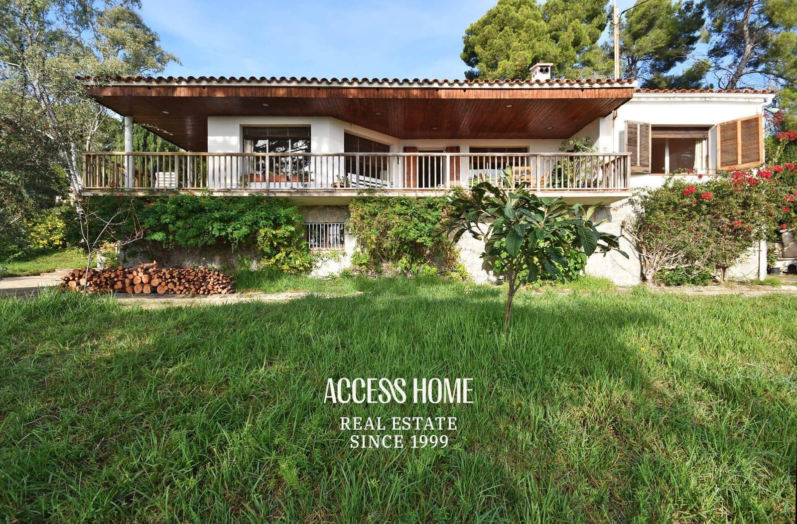 4 bedroom Villa for sale in Premia de Dalt with pool garage - € 930,000 (Ref: 9399876)