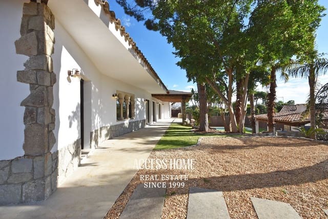 5 makuuhuone Huvila myytävänä paikassa Vilassar de Dalt mukana uima-altaan 
autotalli - 1 560 000 € (Ref: 9400221)