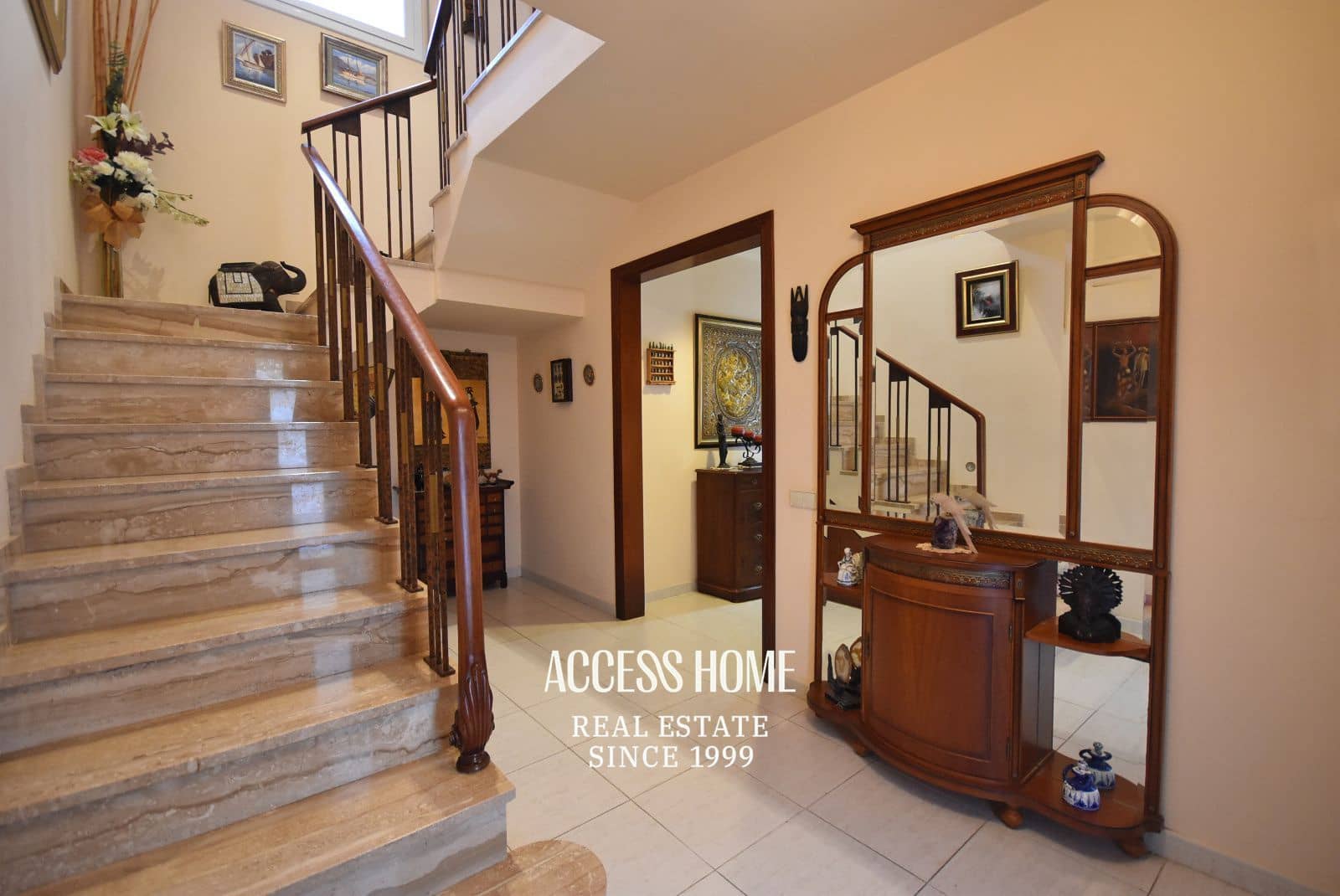 4 chambre Villa/Maison à vendre à Sant Pol de Mar avec piscine garage - 795 000 € (Ref: 9413013)