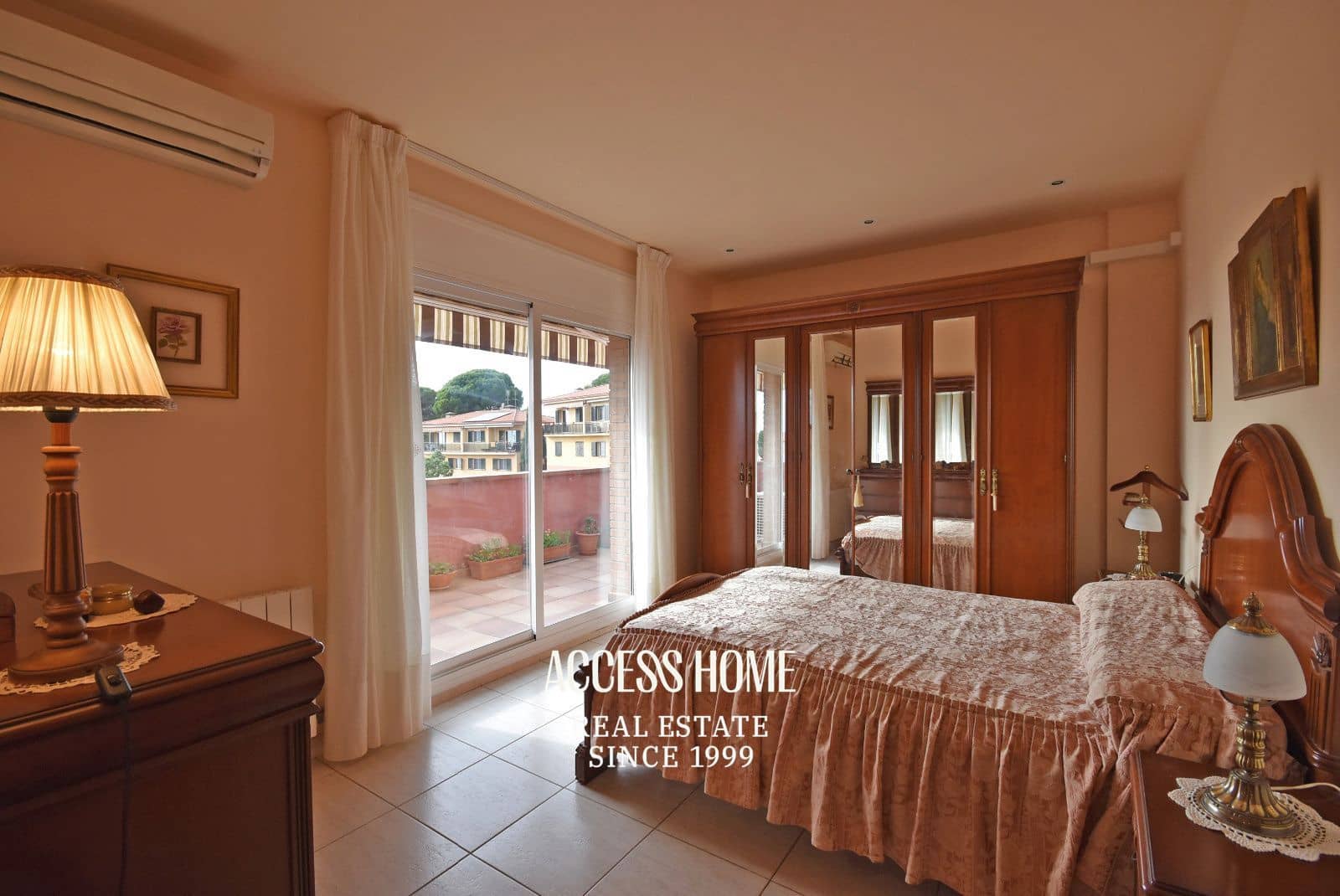 4 chambre Villa/Maison à vendre à Sant Pol de Mar avec piscine garage - 795 000 € (Ref: 9413013)