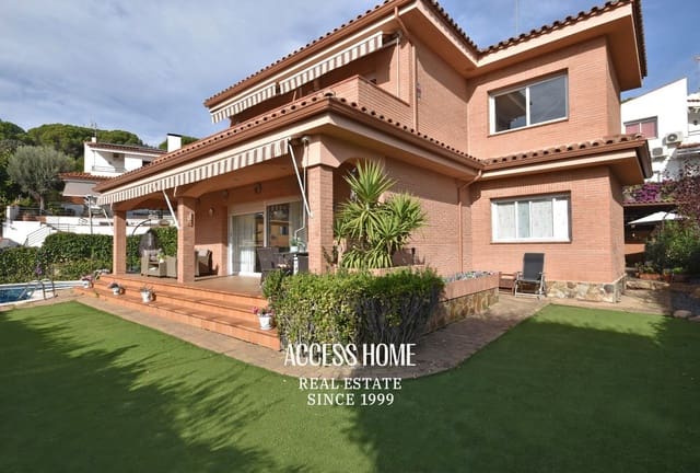 4 quarto Moradia para venda em Sant Pol de Mar com piscina garagem - 795 000 € (Ref: 9413013)