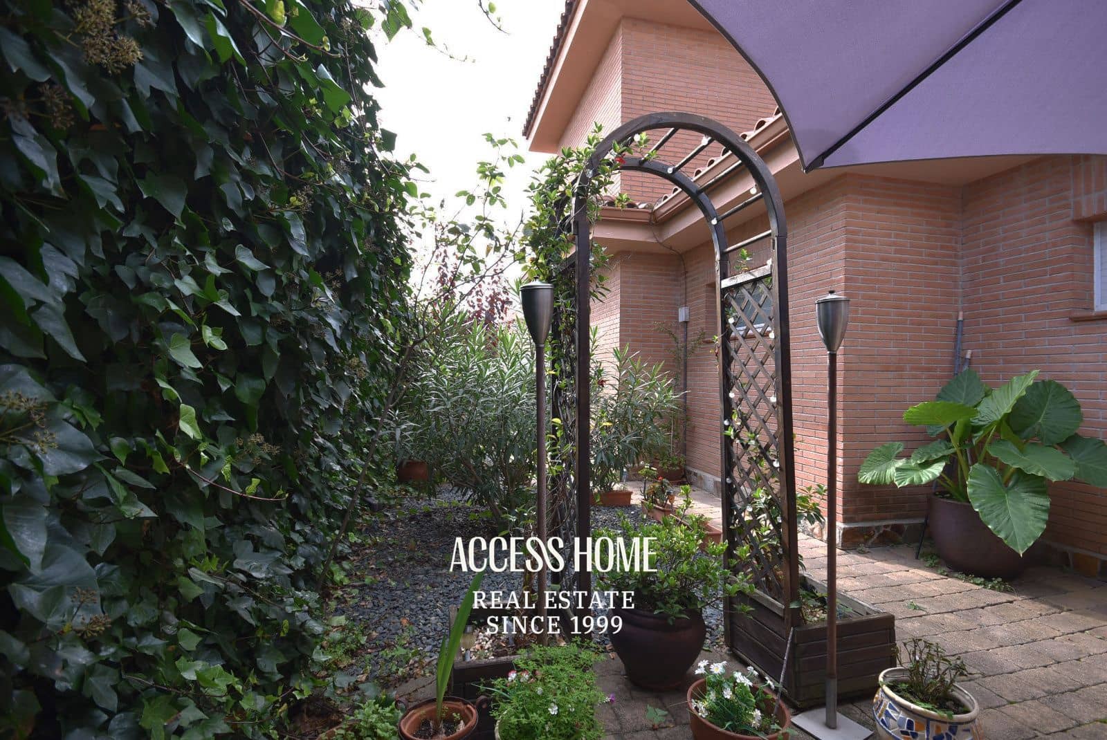 4 chambre Villa/Maison à vendre à Sant Pol de Mar avec piscine garage - 795 000 € (Ref: 9413013)