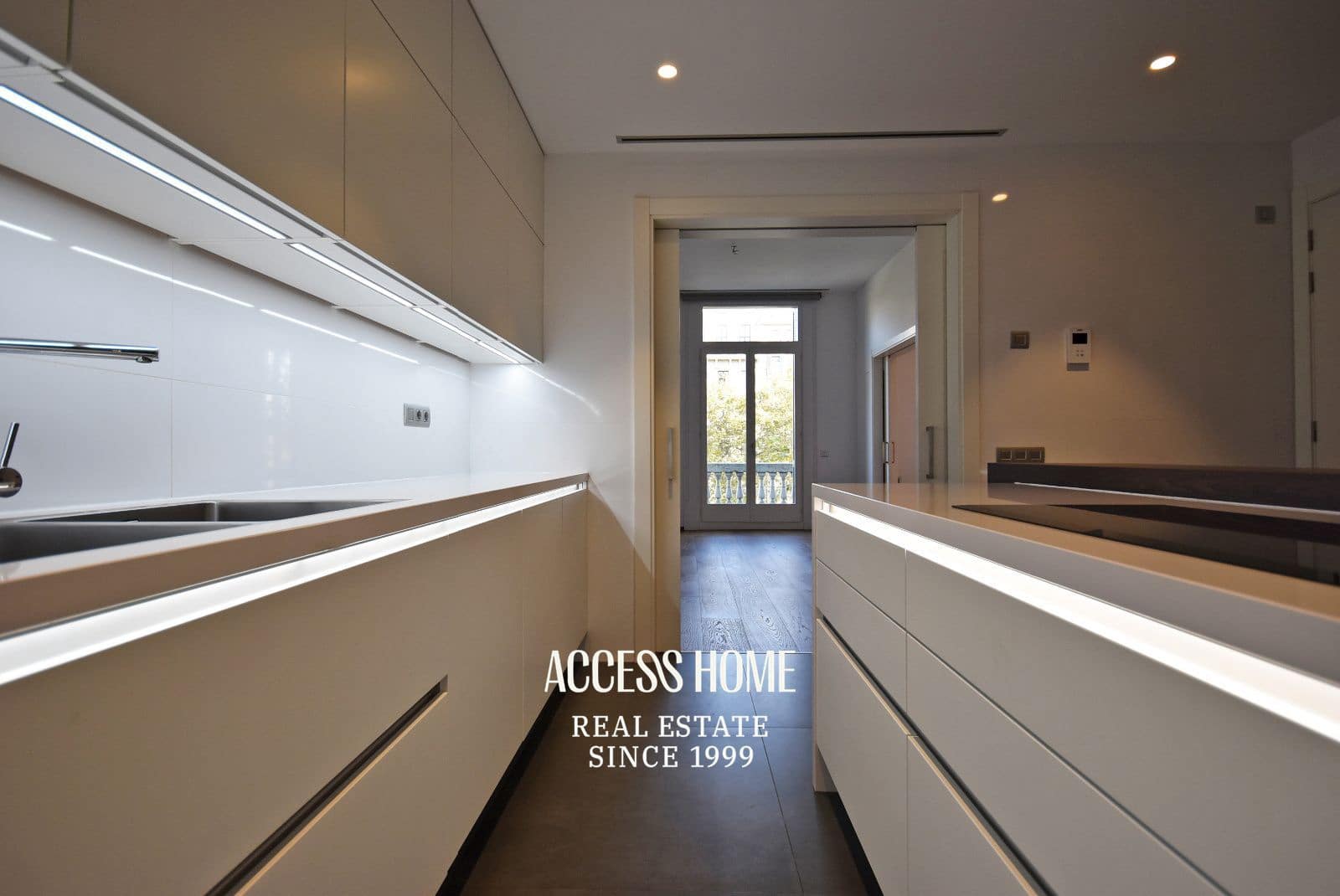 4 bedroom Flat for rent in Barcelona city - € 8,000 (Ref: 9431675)