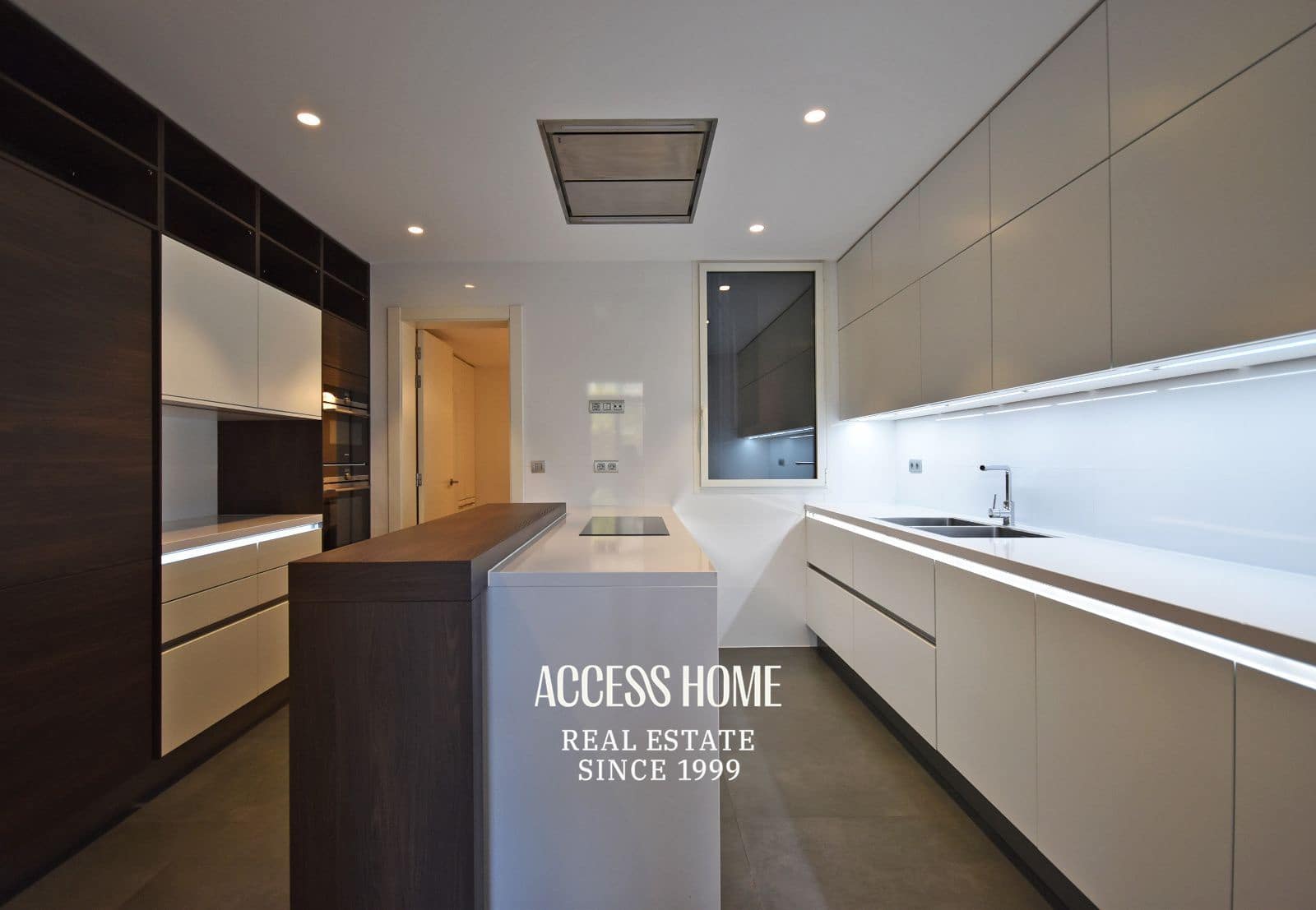 4 bedroom Flat for rent in Barcelona city - € 8,000 (Ref: 9431675)