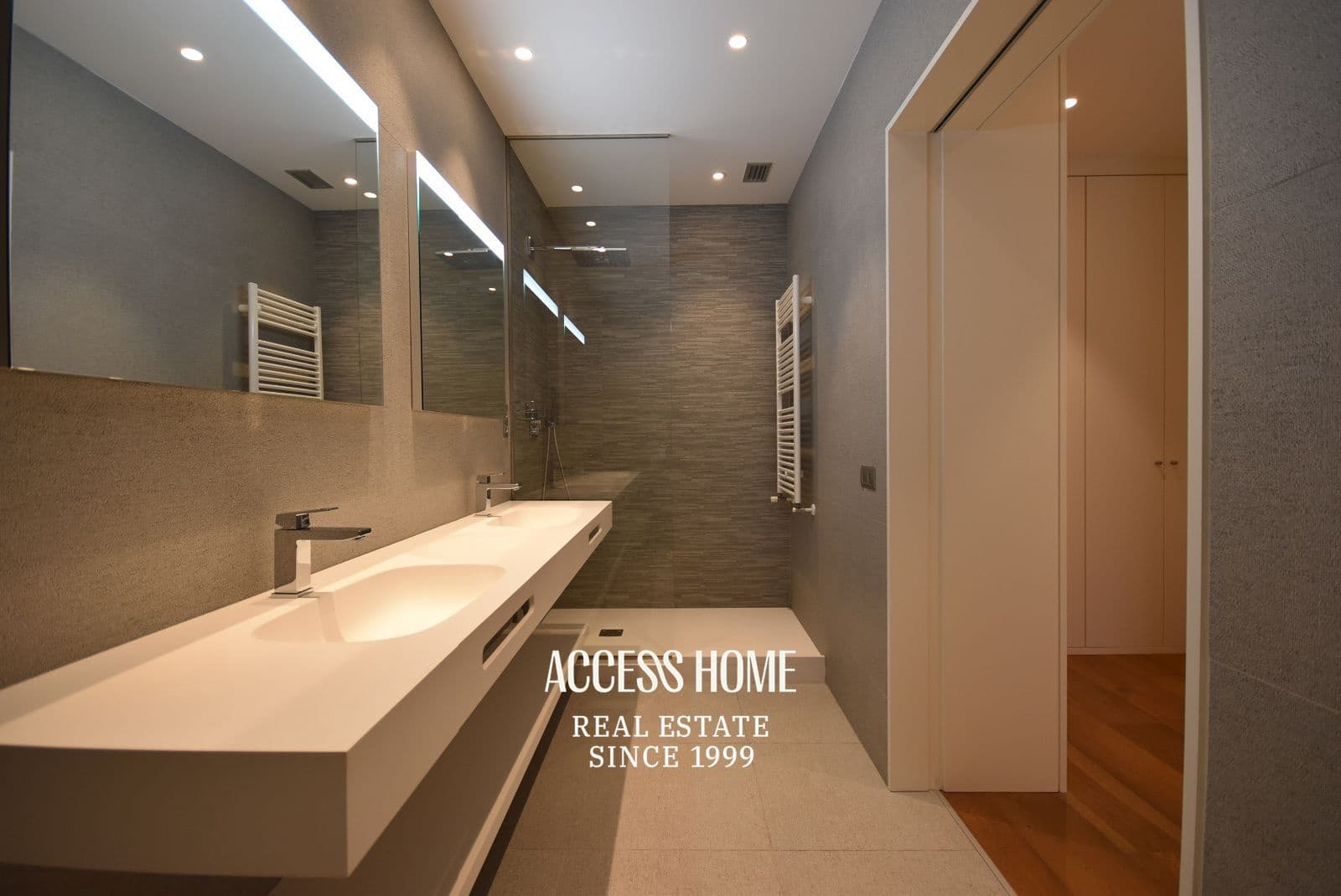 4 bedroom Flat for rent in Barcelona city - € 8,000 (Ref: 9431675)