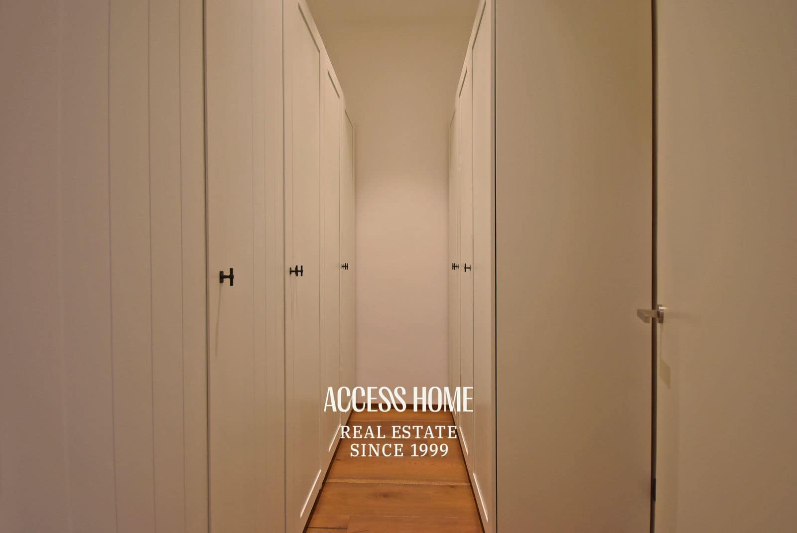 4 slaapkamer Flat te huur in Barcelona stad - € 7.500 (Ref: 9431675)