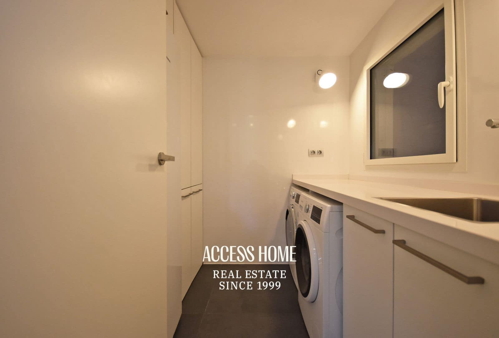 4 slaapkamer Flat te huur in Barcelona stad - € 7.500 (Ref: 9431675)