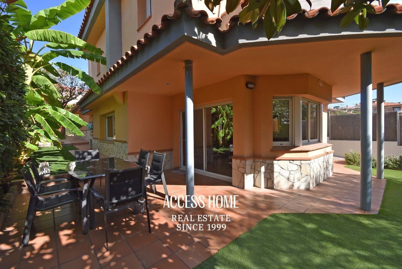 4 soveværelse Villa til salg i El Masnou med garage - € 790.000 (Ref: 9431922)