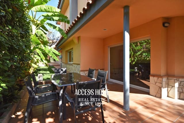 4 soverom Villa til salgs i El Masnou med garasje - € 790 000 (Ref: 9431922)