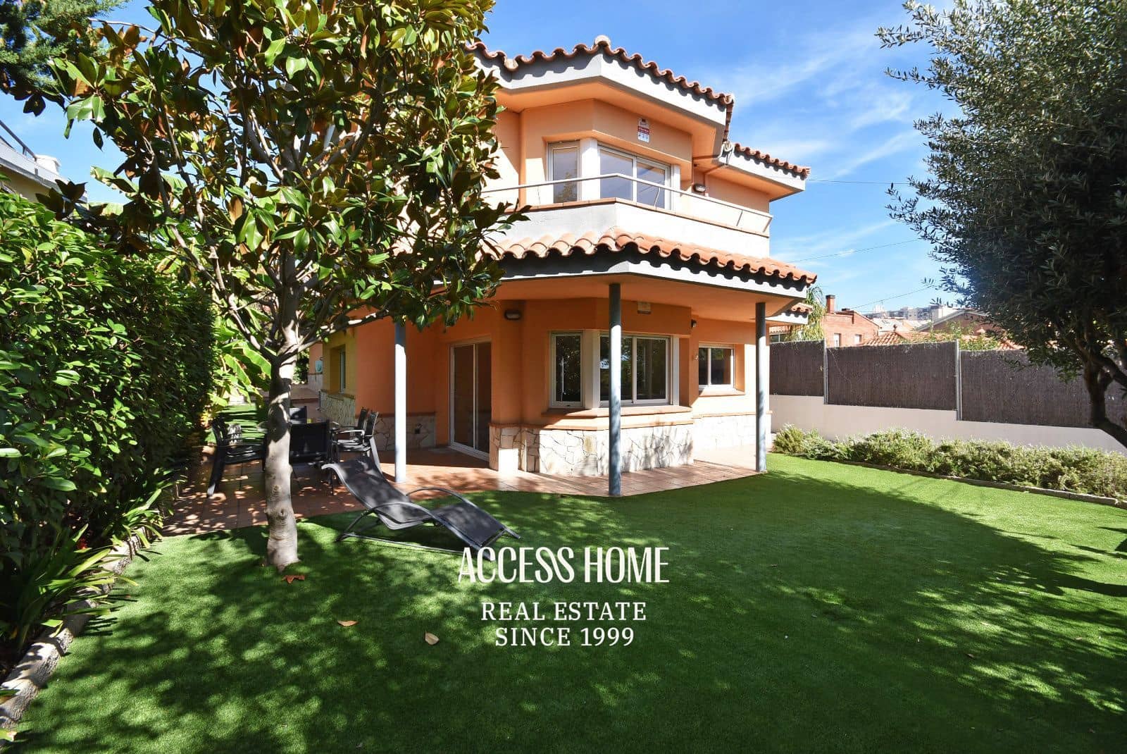 4 soveværelse Villa til salg i El Masnou med garage - € 790.000 (Ref: 9431922)