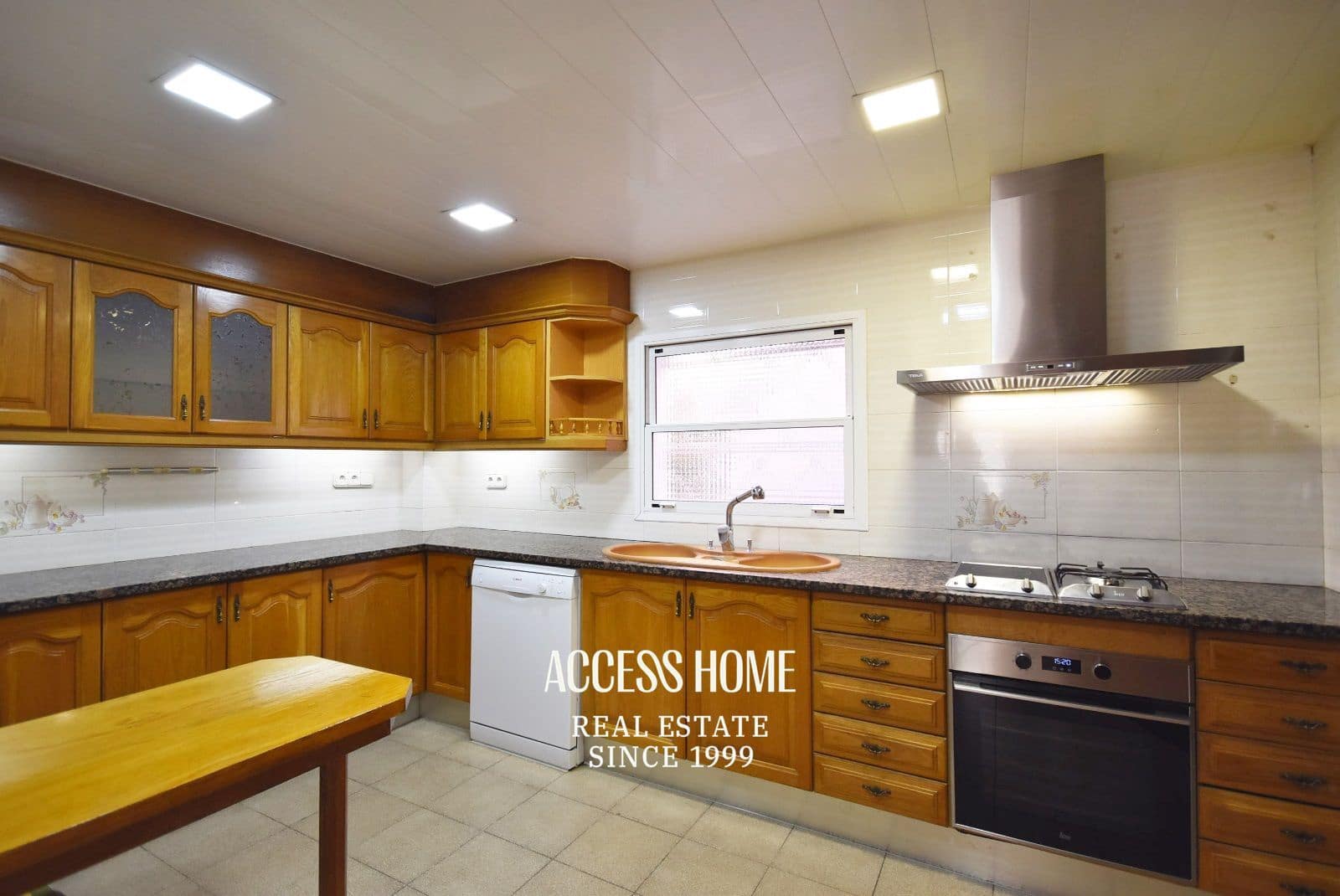 5 soveværelse Villa til leje i Alella med swimmingpool garage - € 2.800 (Ref: 9431923)