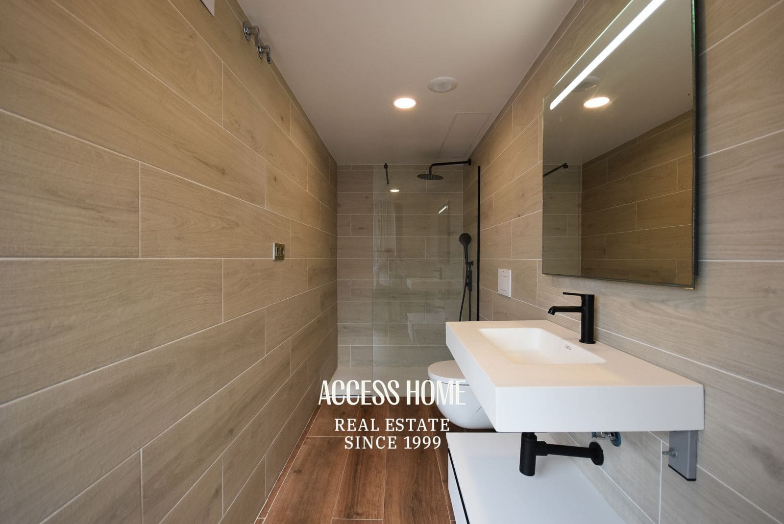 4 sypialnia Dom na sprzedaż w Montgat z basenem garażem - 1 000 350 € (Ref: 9438763)