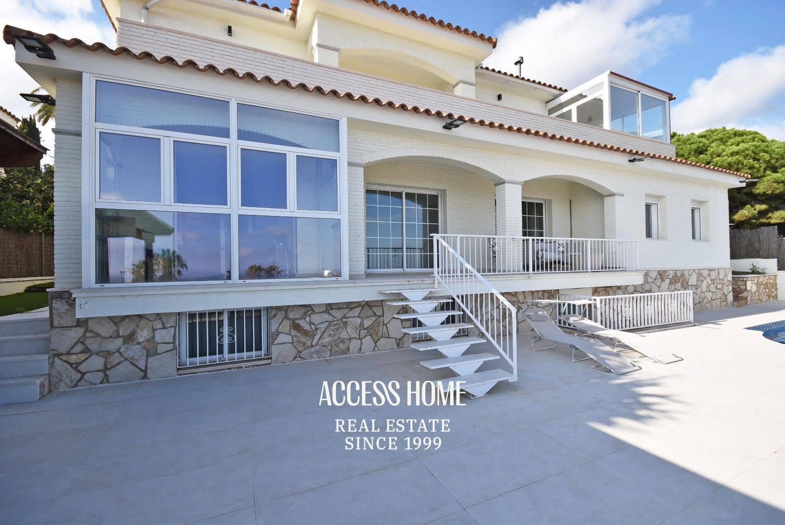 5 makuuhuone Huvila vuokrattavana paikassa Premia de Dalt mukana uima-altaan 
autotalli - 4 500 € (Ref: 9447084)