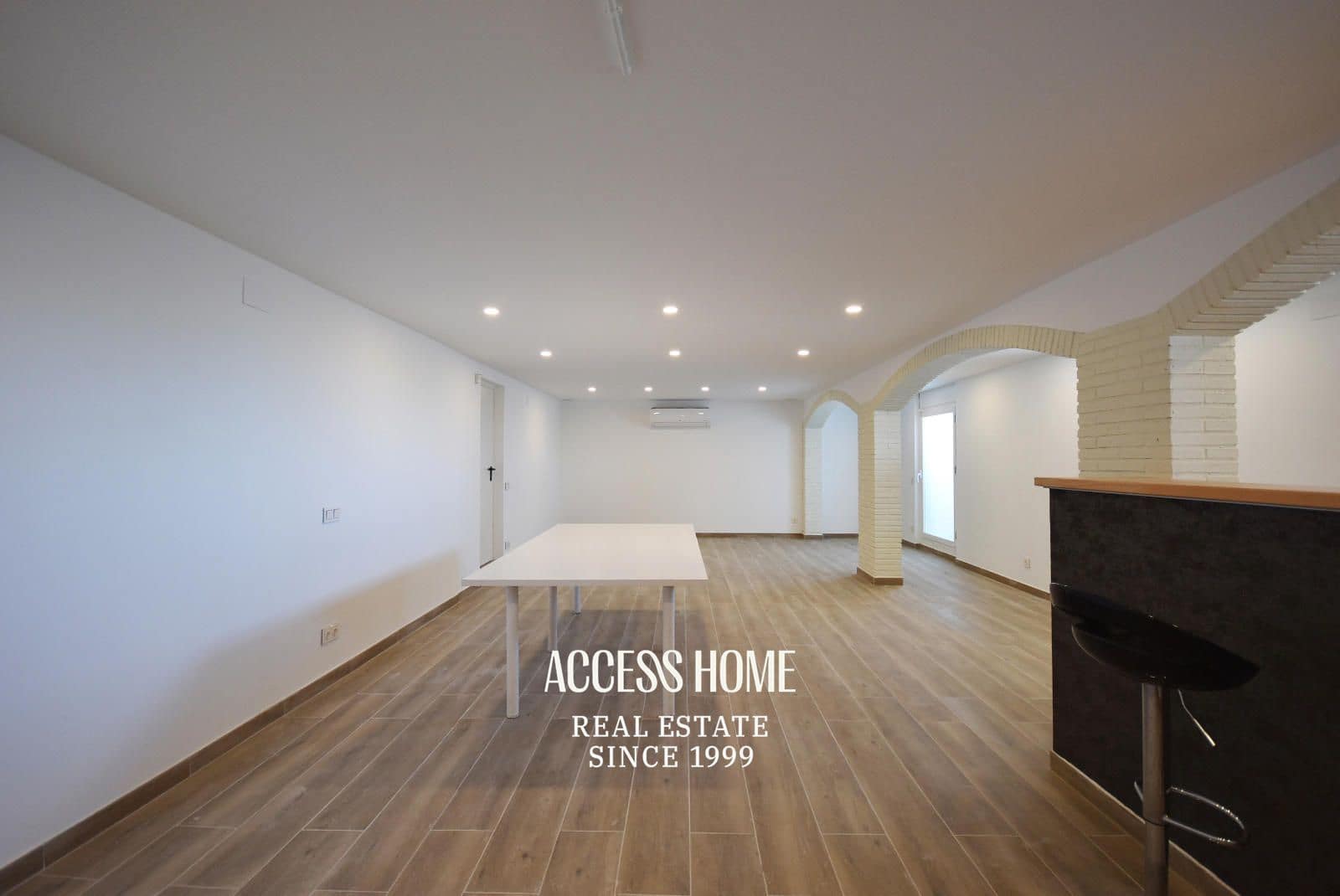 5 makuuhuone Huvila vuokrattavana paikassa Premia de Dalt mukana uima-altaan 
autotalli - 4 500 € (Ref: 9447084)