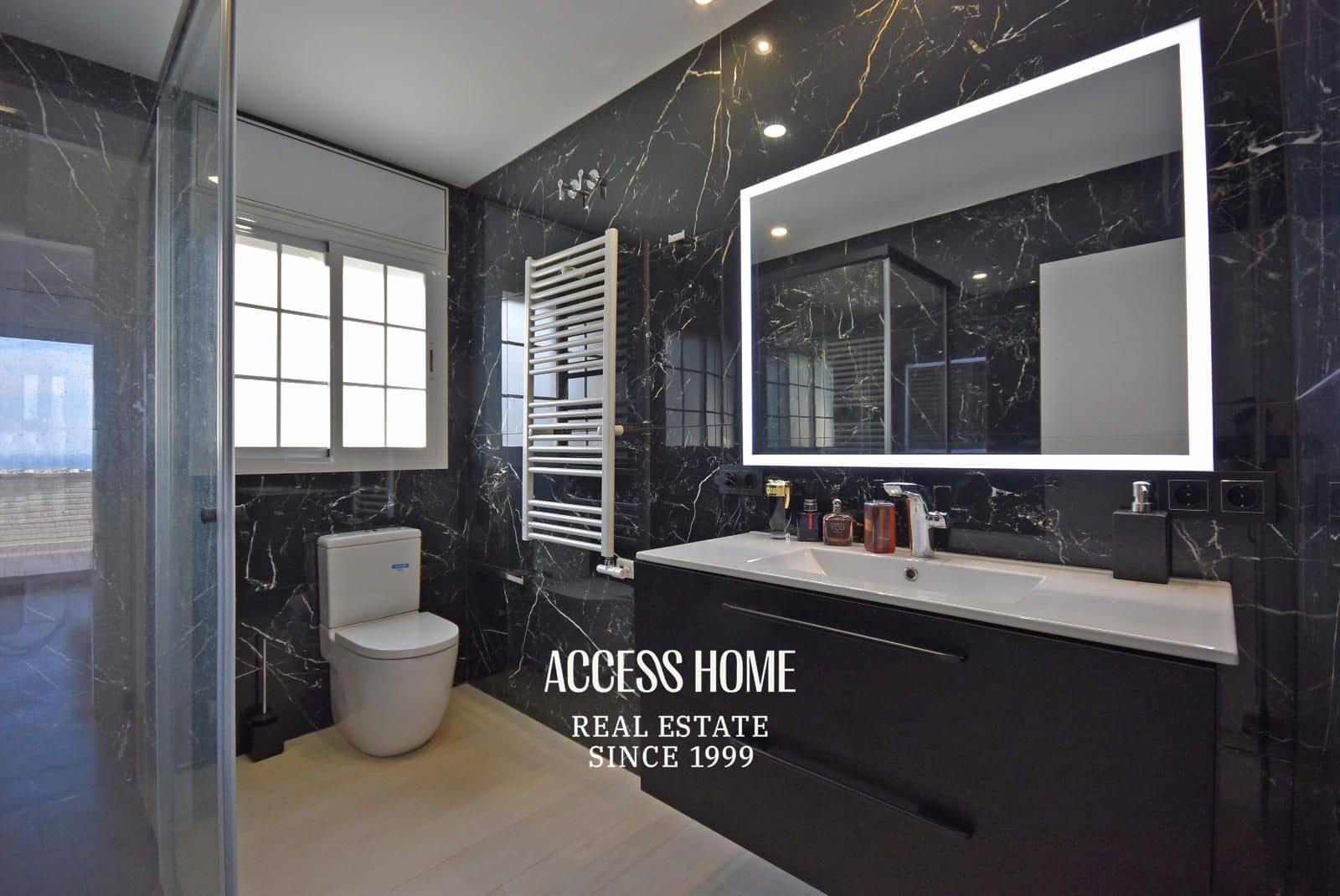 5 makuuhuone Huvila vuokrattavana paikassa Premia de Dalt mukana uima-altaan 
autotalli - 4 500 € (Ref: 9447084)