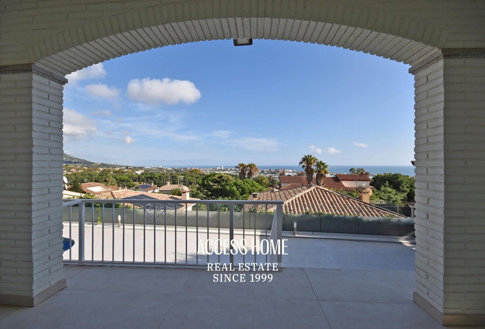 5 makuuhuone Huvila vuokrattavana paikassa Premia de Dalt mukana uima-altaan 
autotalli - 4 500 € (Ref: 9447084)