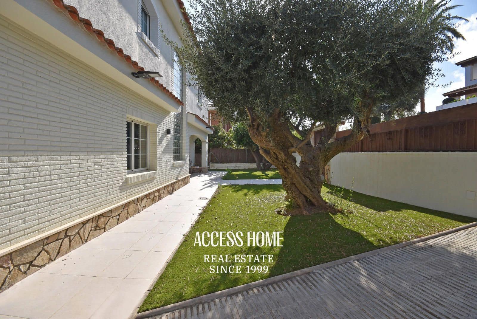 5 makuuhuone Huvila vuokrattavana paikassa Premia de Dalt mukana uima-altaan 
autotalli - 4 500 € (Ref: 9447084)