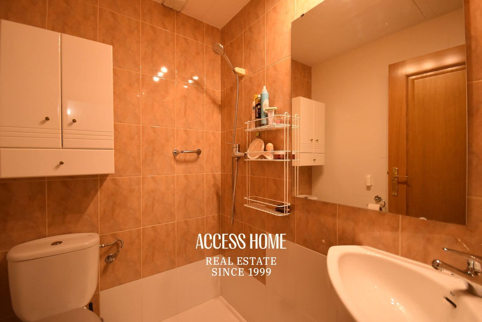 Villa/Maison de 4 chambres à louer à Sant Vicenc de Montalt avec piscine garage - 2 800 € (Ref: 9464940)