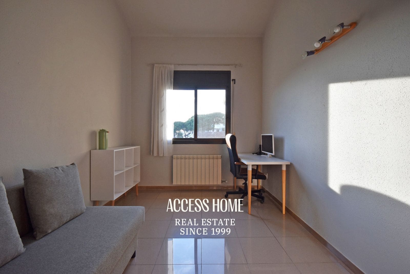 Villa/Maison de 4 chambres à louer à Sant Vicenc de Montalt avec piscine garage - 2 800 € (Ref: 9464940)