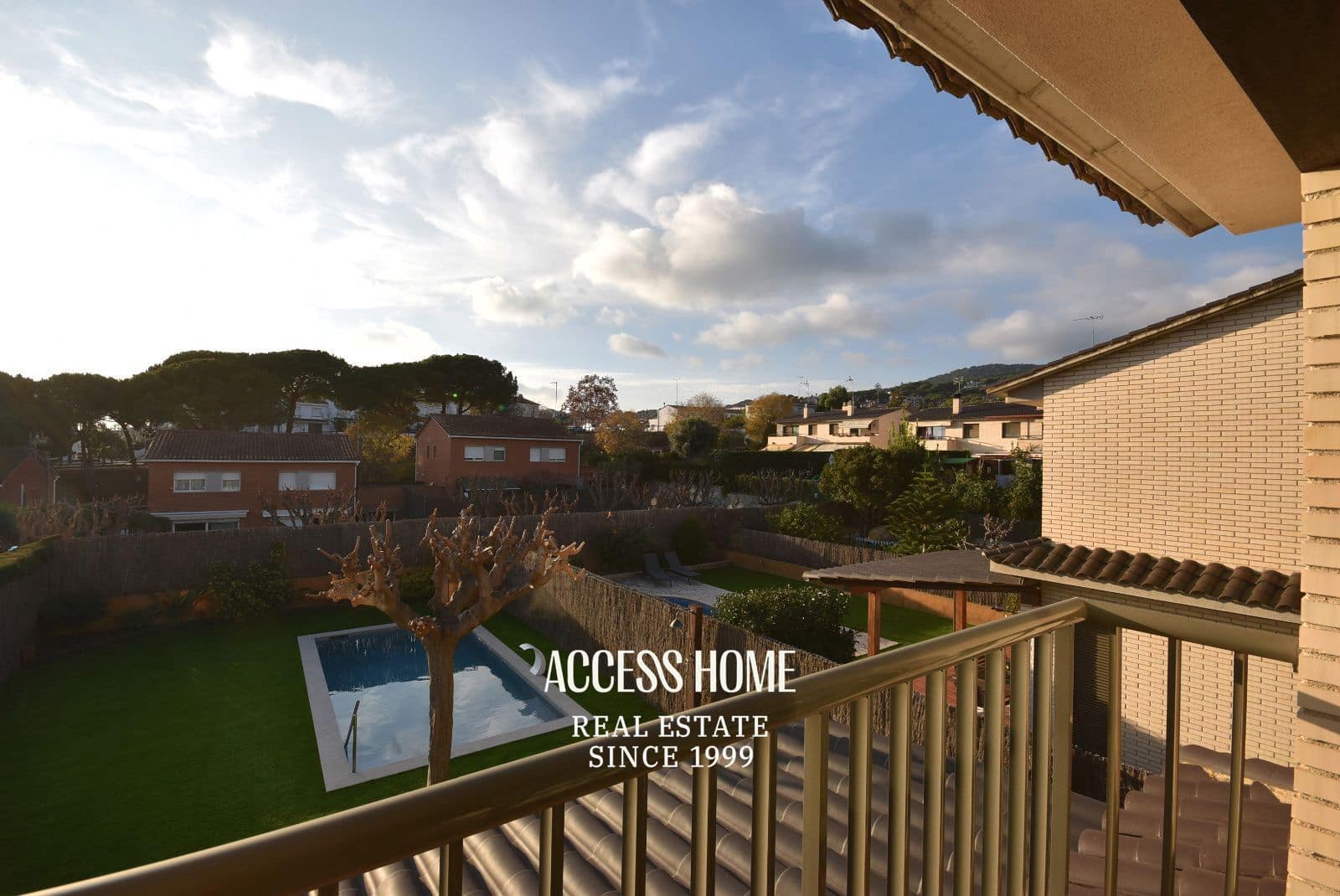 Villa/Maison de 4 chambres à louer à Sant Vicenc de Montalt avec piscine garage - 2 800 € (Ref: 9464940)