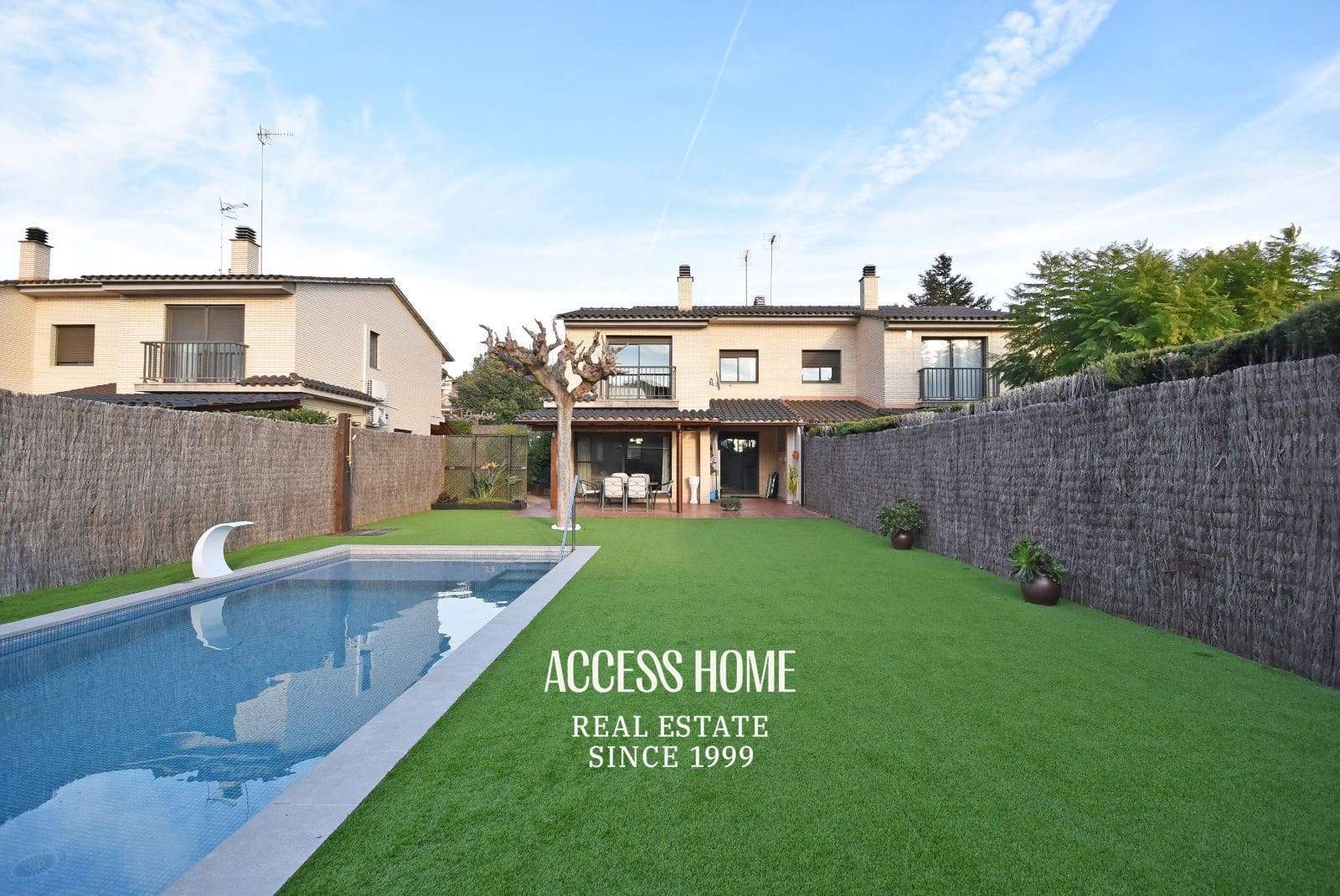 Villa/Maison de 4 chambres à louer à Sant Vicenc de Montalt avec piscine garage - 2 800 € (Ref: 9464940)