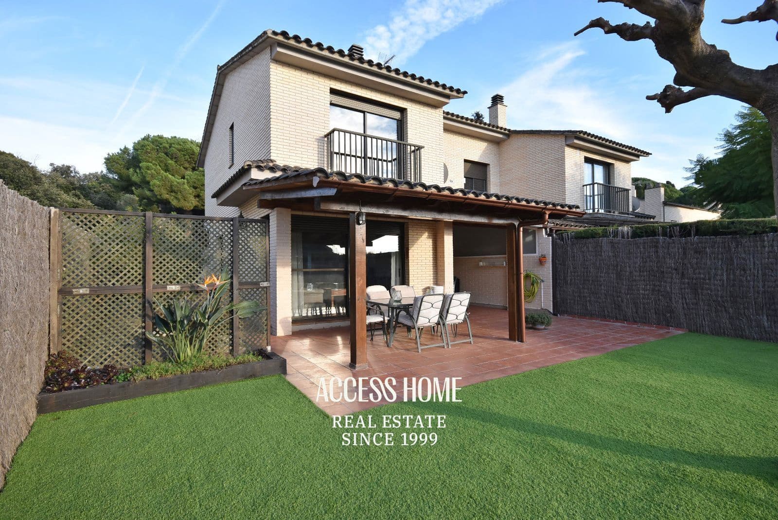 Villa/Maison de 4 chambres à louer à Sant Vicenc de Montalt avec piscine garage - 2 800 € (Ref: 9464940)