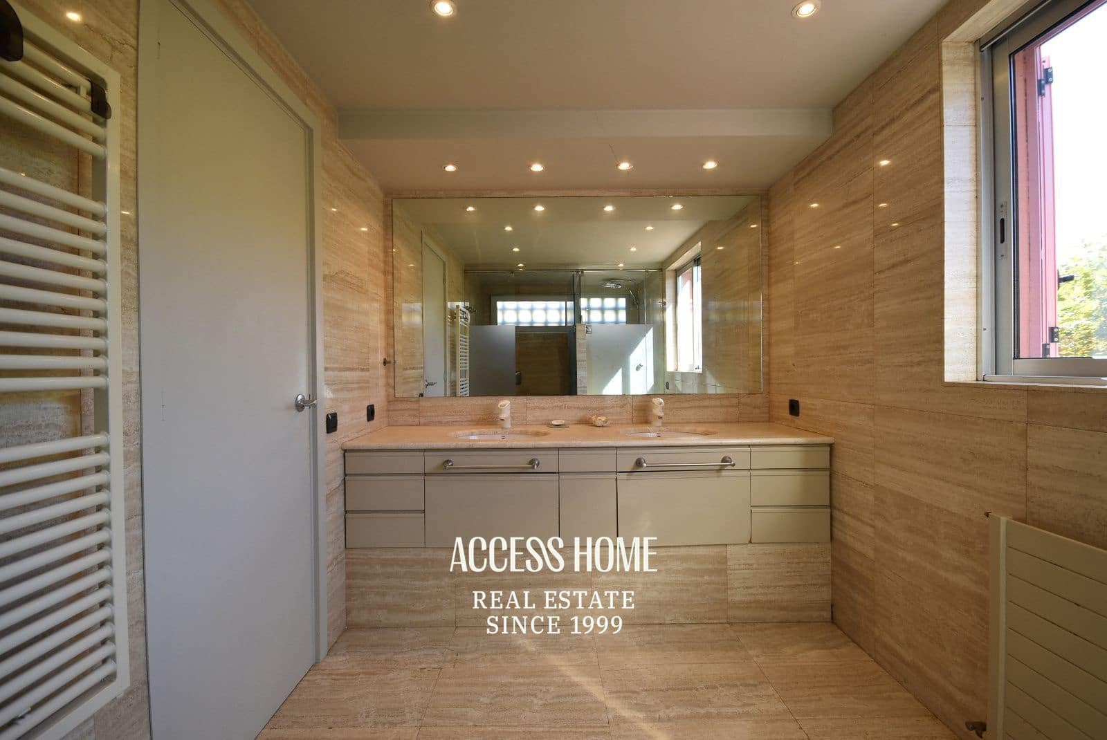 4 bedroom Villa for rent in Sant Vicenc de Montalt with pool garage - € 4,500 (Ref: 9511212)