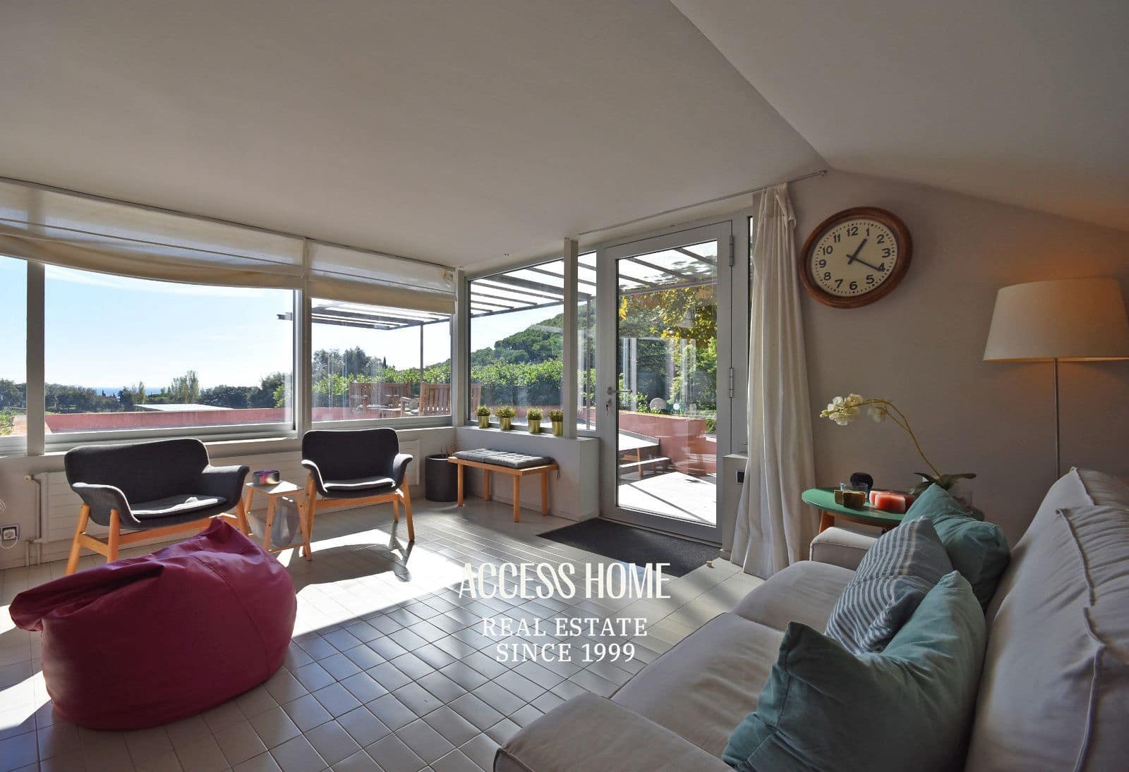 4 bedroom Villa for rent in Sant Vicenc de Montalt with pool garage - € 4,500 (Ref: 9511212)