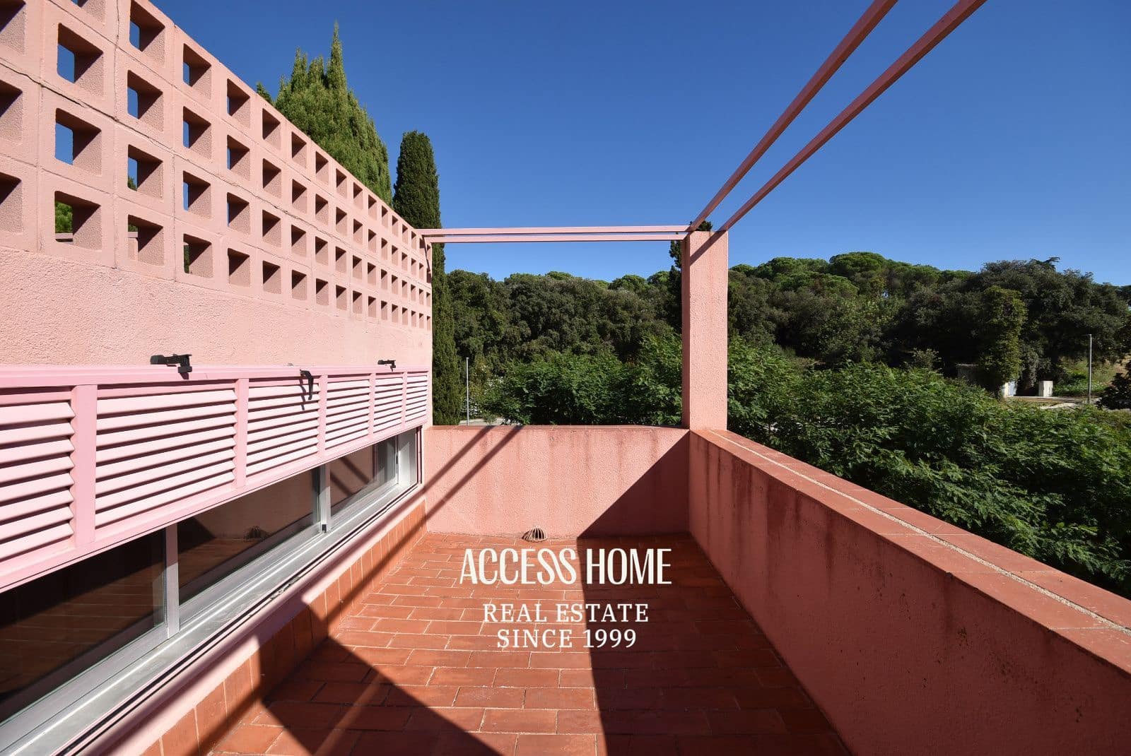 4 bedroom Villa for rent in Sant Vicenc de Montalt with pool garage - € 4,500 (Ref: 9511212)