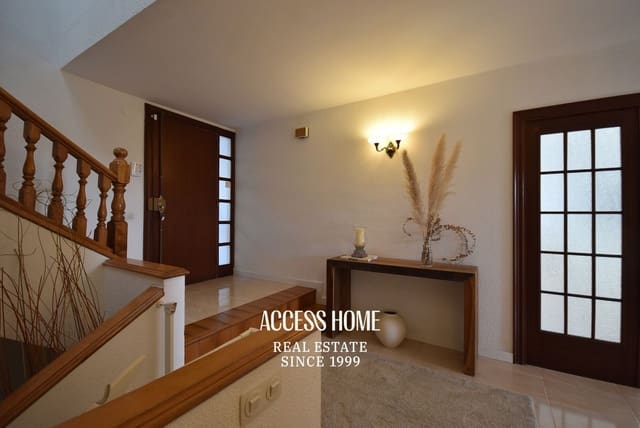 4 quarto Moradia para venda em Alella com piscina garagem - 790 000 € (Ref: 9537845)