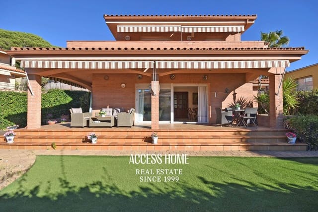 4 sypialnia Willa na sprzedaż w Sant Pol de Mar z basenem garażem - 695 000 € (Ref: 9550331)