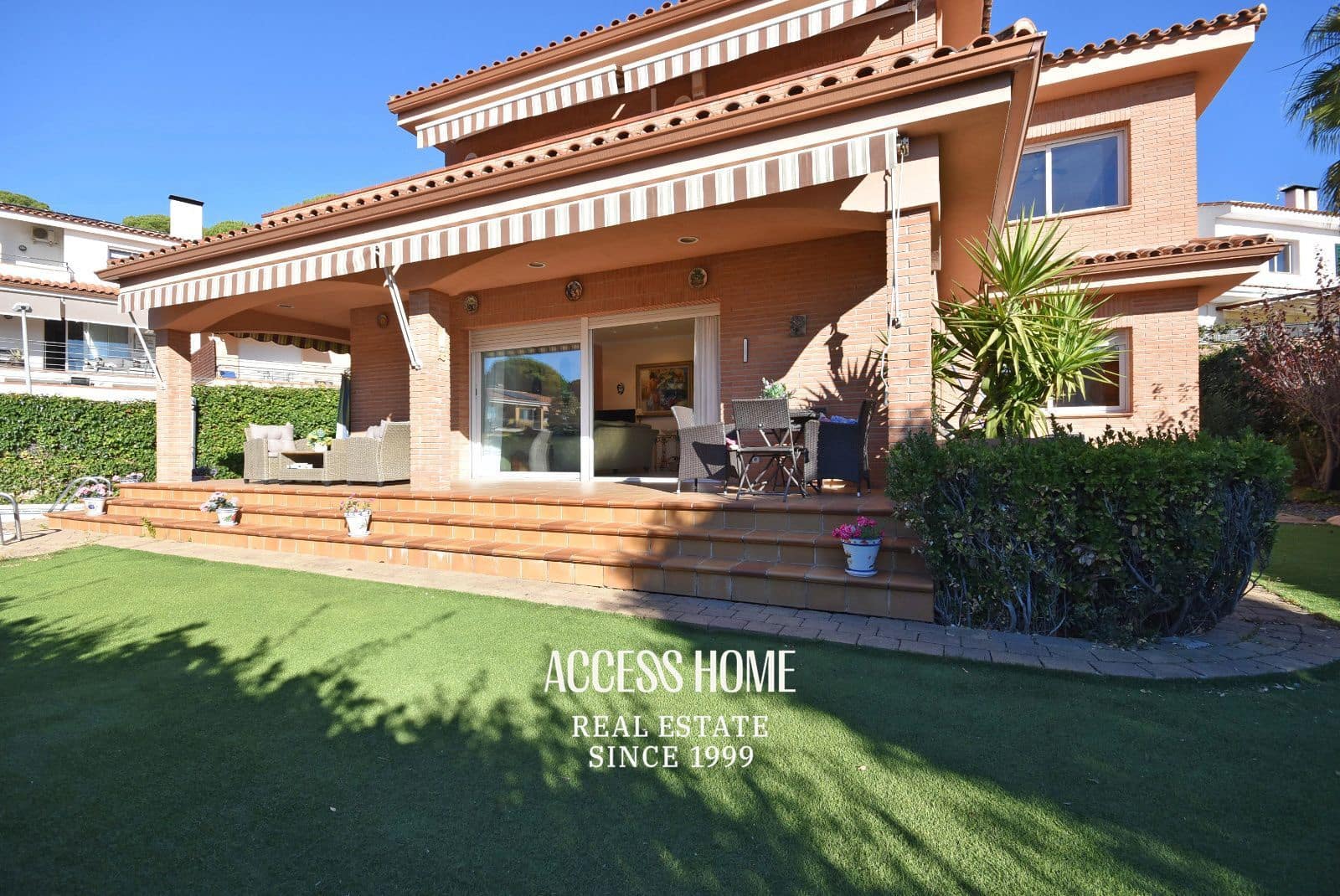 4 Zimmer Villa zu verkaufen in Sant Pol de Mar mit Pool Garage - 695.000 € (Ref: 9550331)