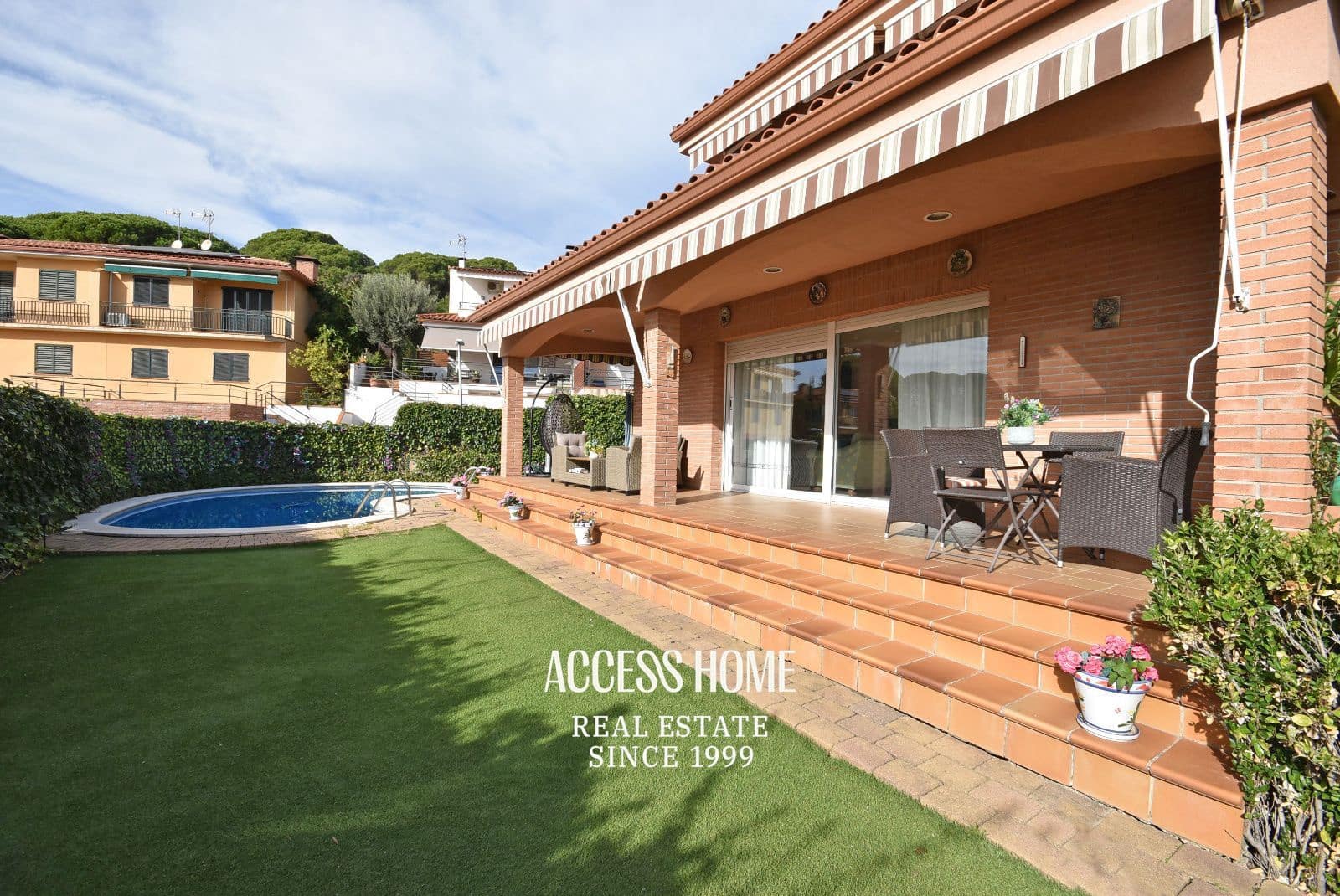 4 Zimmer Villa zu verkaufen in Sant Pol de Mar mit Pool Garage - 695.000 € (Ref: 9550331)