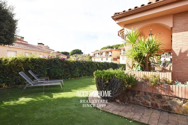 4 sypialnia Willa na sprzedaż w Sant Pol de Mar z basenem garażem - 695 000 € (Ref: 9550331)