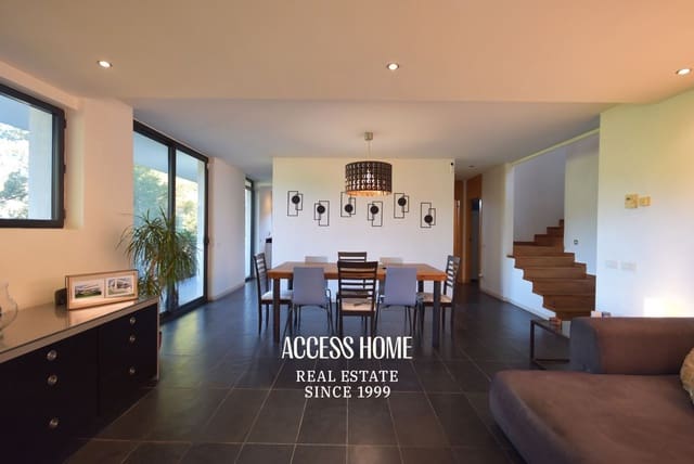 4 makuuhuone Huvila myytävänä paikassa Cabrils mukana uima-altaan - 875 000 € (Ref: 9554389)