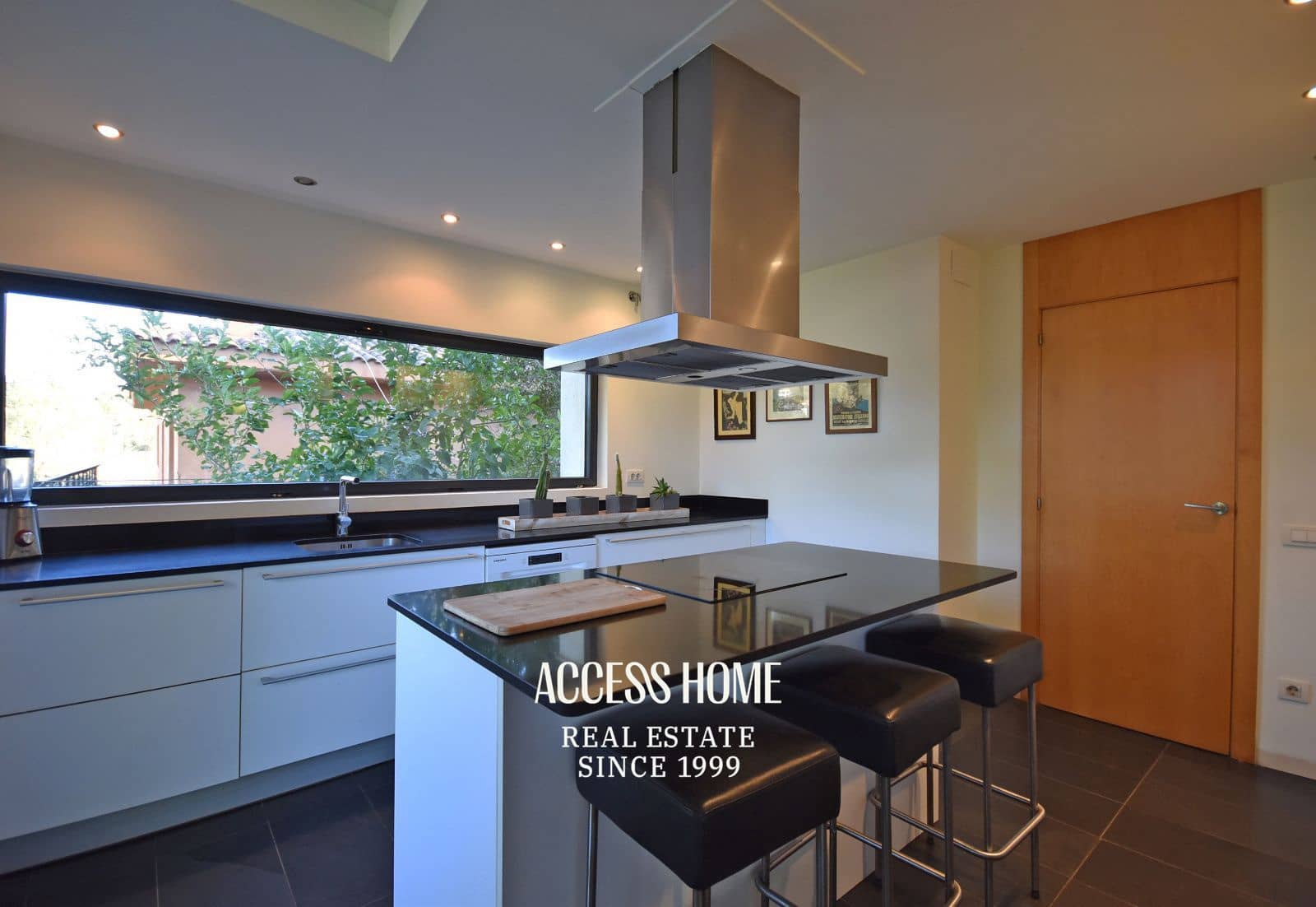 4 makuuhuone Huvila myytävänä paikassa Cabrils mukana uima-altaan - 875 000 € (Ref: 9554389)