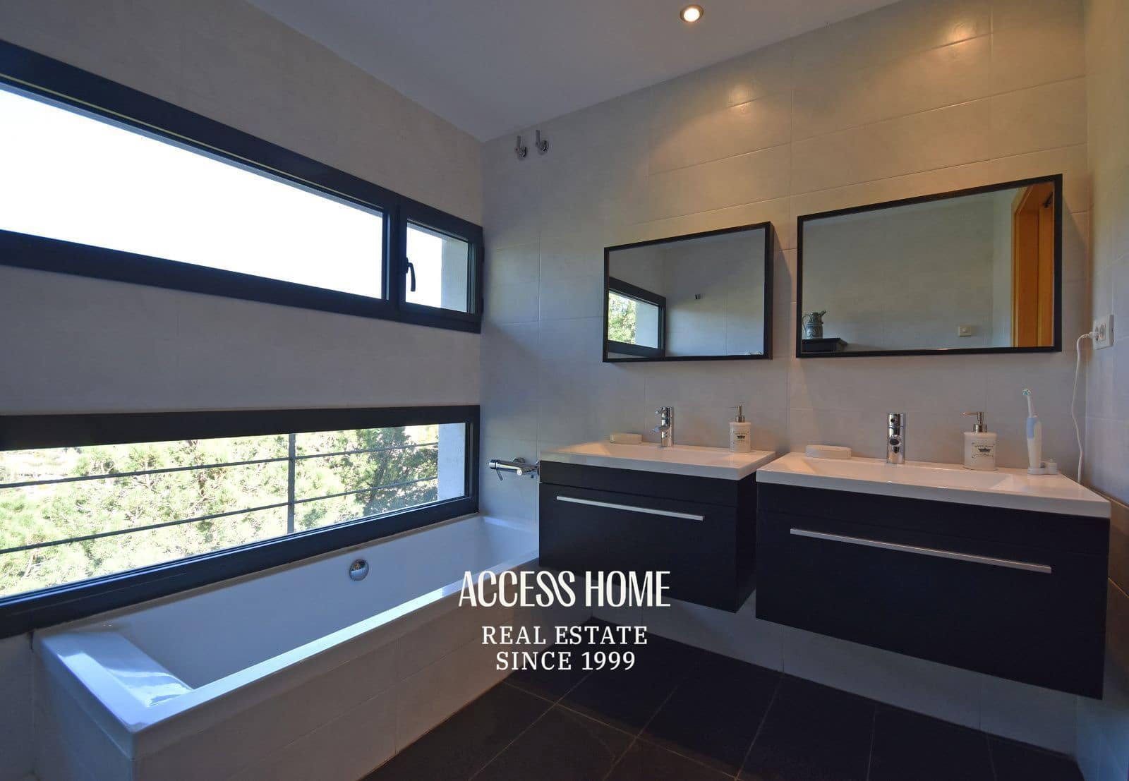 4 makuuhuone Huvila myytävänä paikassa Cabrils mukana uima-altaan - 875 000 € (Ref: 9554389)