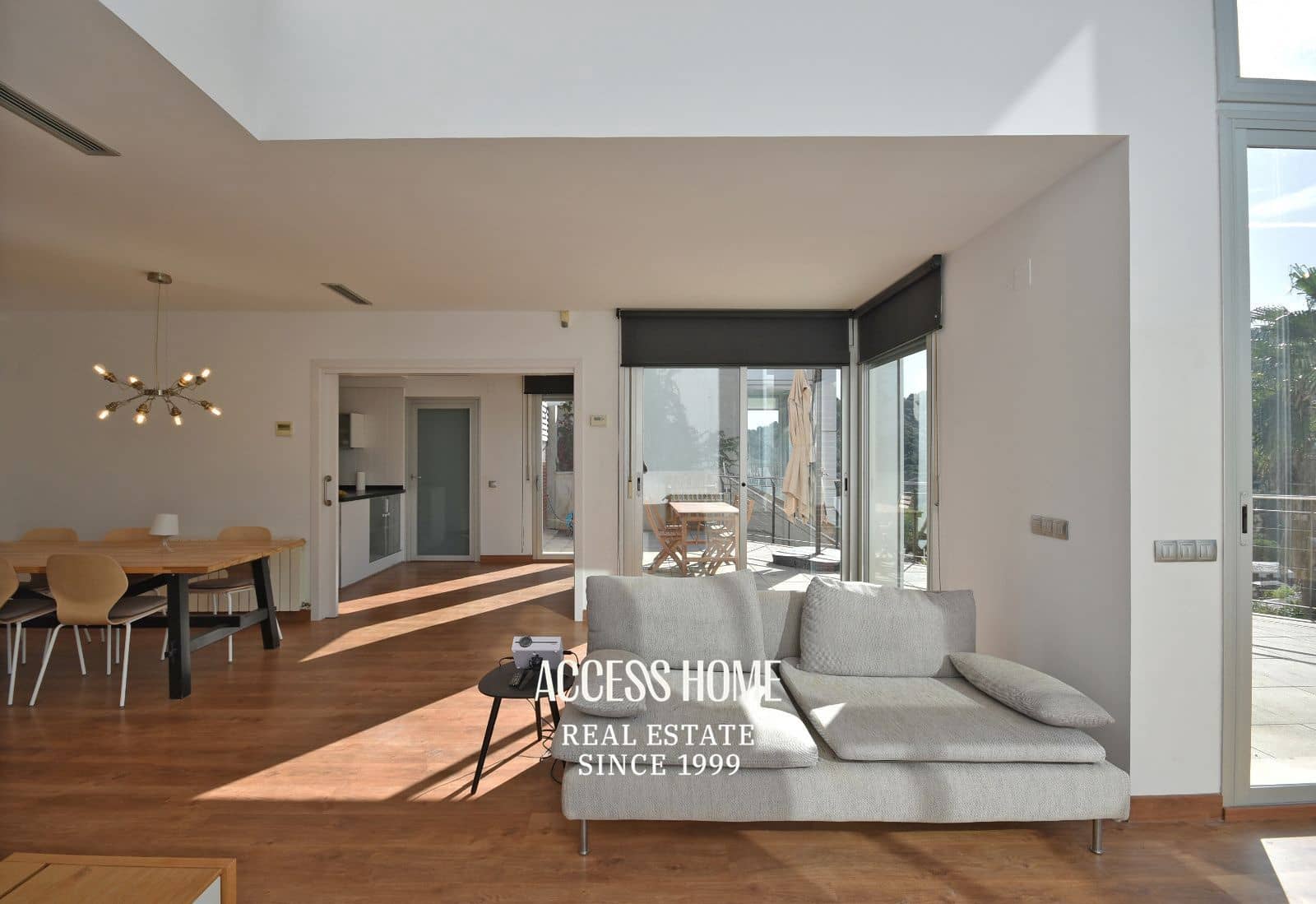 4 soveværelse Villa til salg i Alella med swimmingpool garage - € 799.000 (Ref: 9564102)