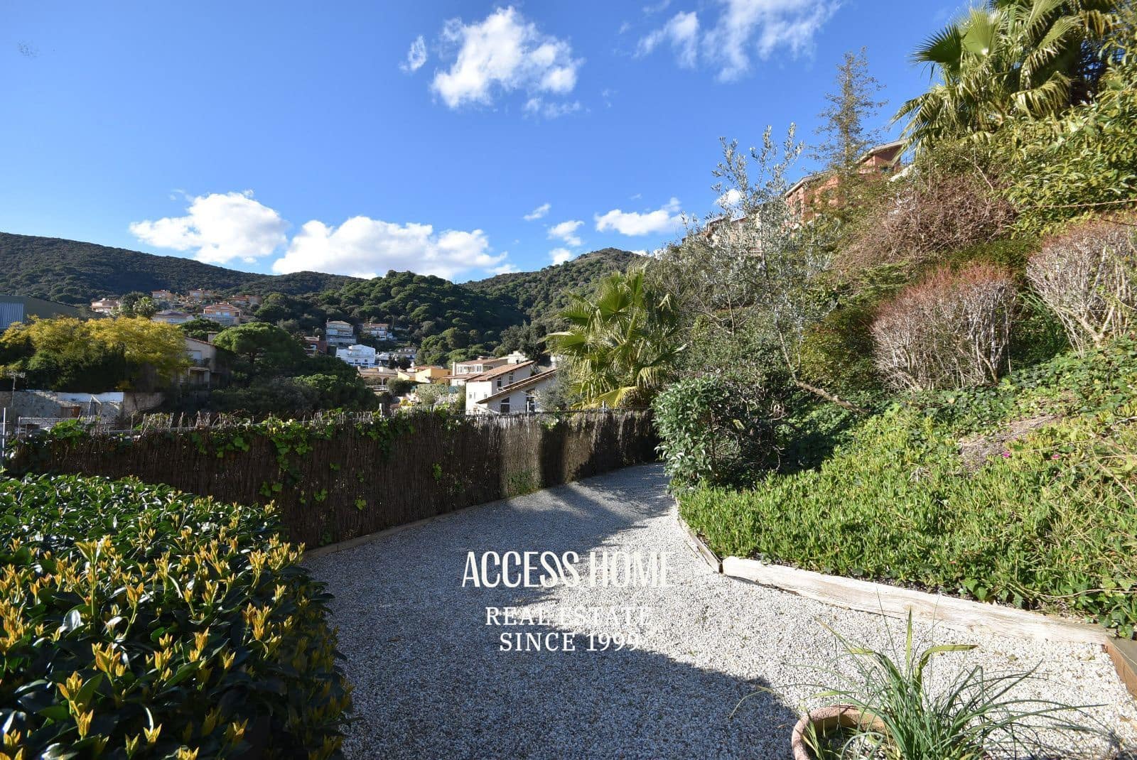 4 soveværelse Villa til salg i Alella med swimmingpool garage - € 799.000 (Ref: 9564102)