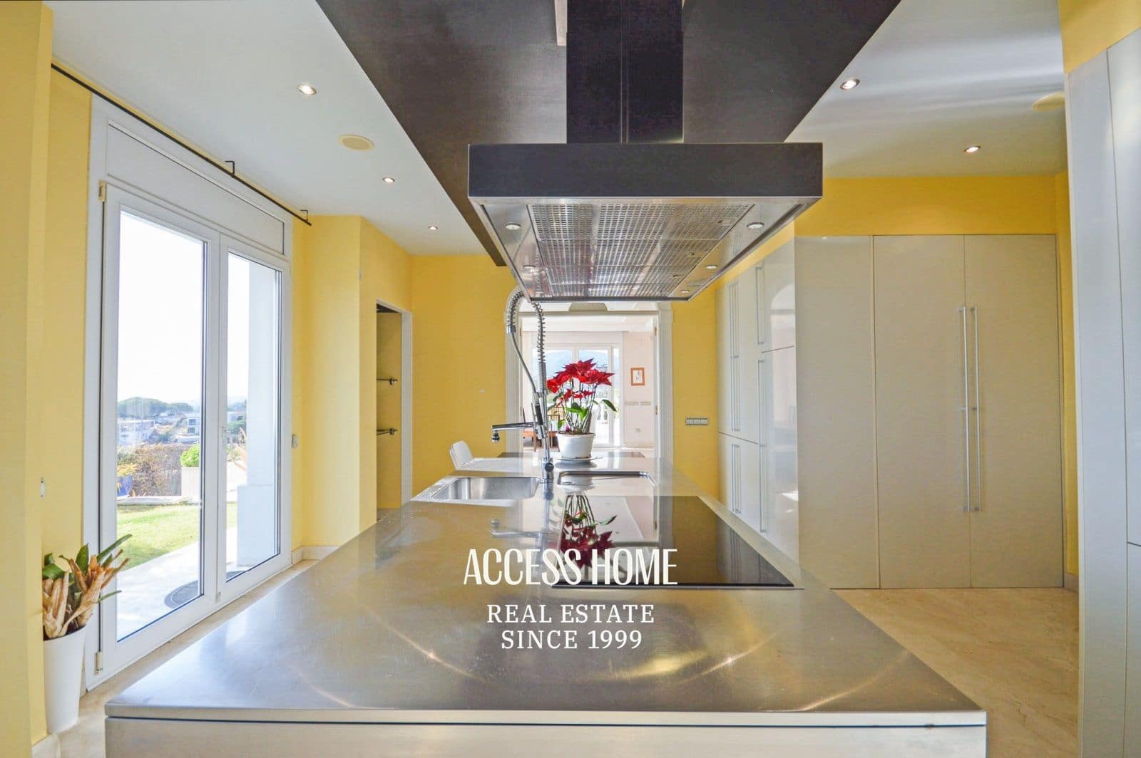 6 bedroom Villa for rent in Cabrils with pool garage - € 8,500 (Ref: 9592008)