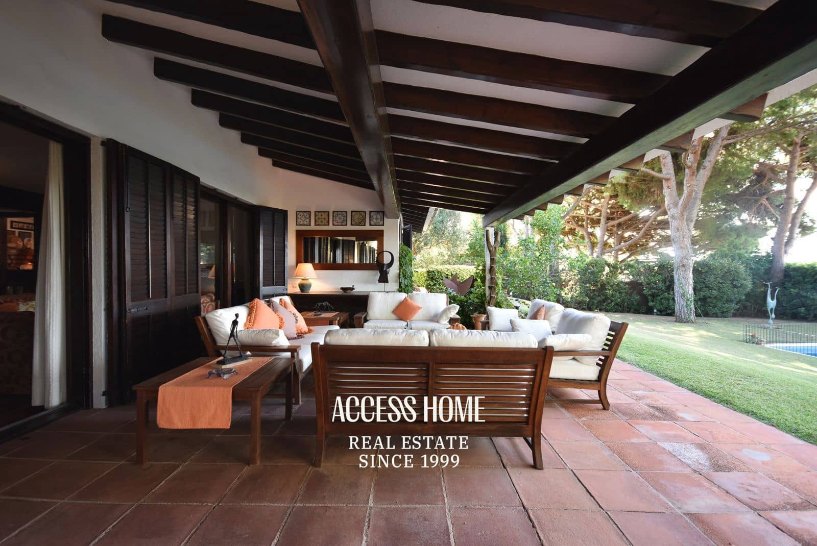 5 bedroom Villa for sale in Sant Vicenc de Montalt with pool garage - € 1,950,000 (Ref: 9623122)