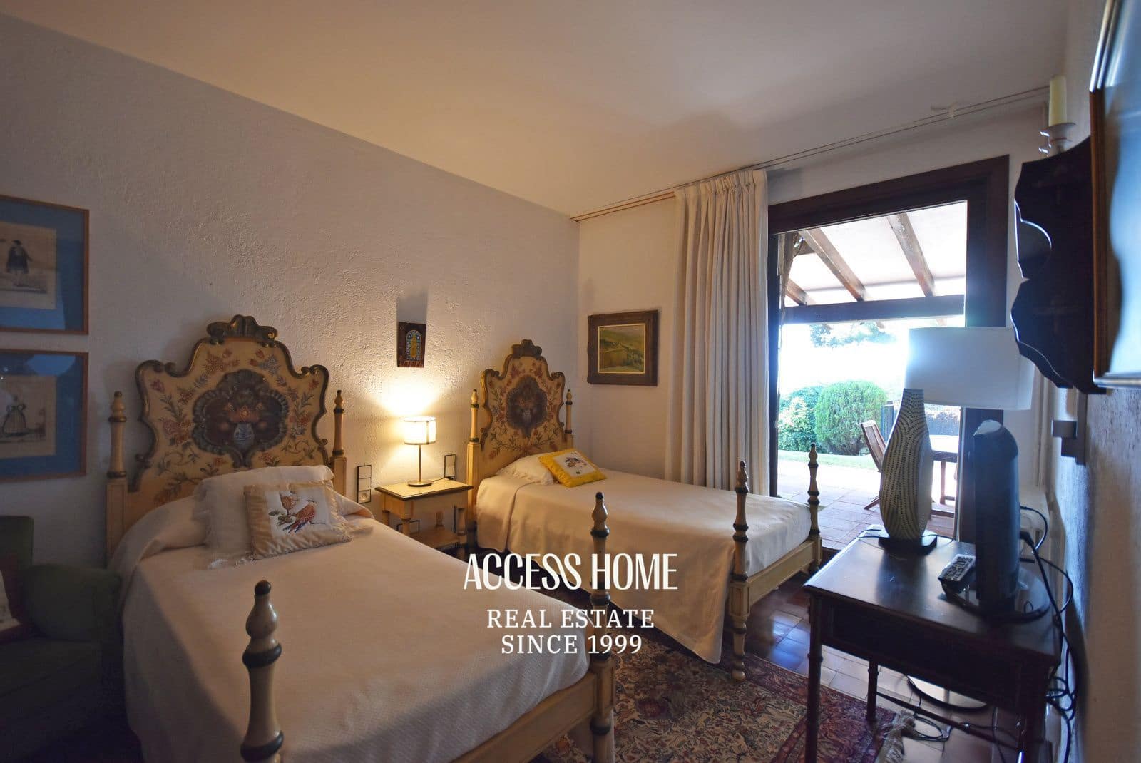 5 bedroom Villa for sale in Sant Vicenc de Montalt with pool garage - € 1,950,000 (Ref: 9623122)