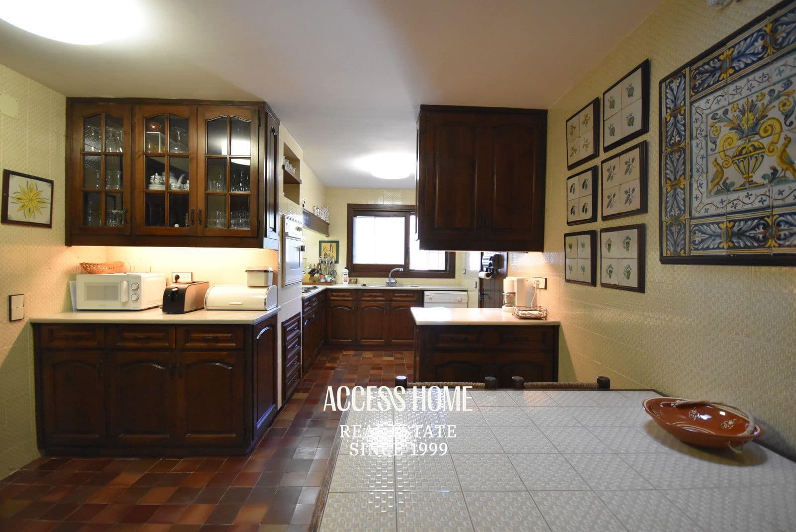 5 bedroom Villa for sale in Sant Vicenc de Montalt with pool garage - € 1,950,000 (Ref: 9623122)